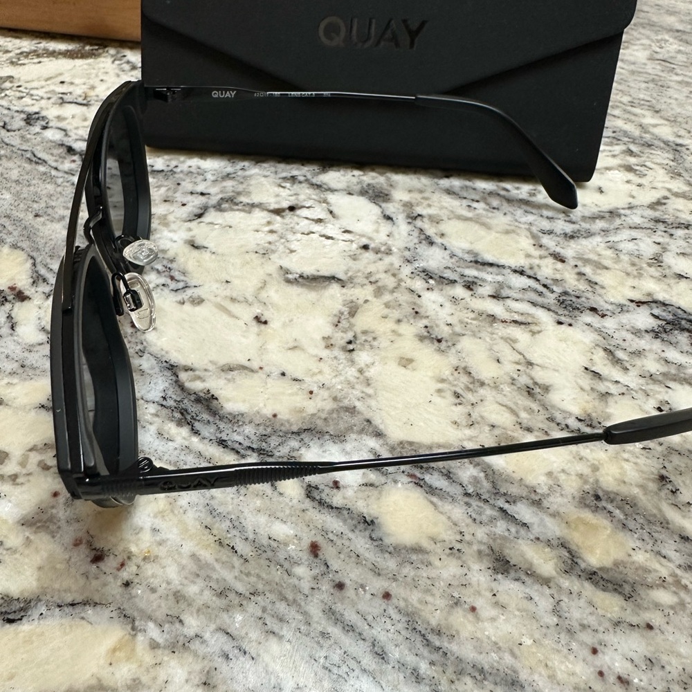 Quay Black Sunglasses with Case*NEW* - Picture 4 of 9